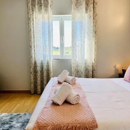 Reis House Vakantiehuis Torre de Dona Chama