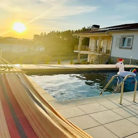 Reis House Tatil Evi Torre de Dona Chama