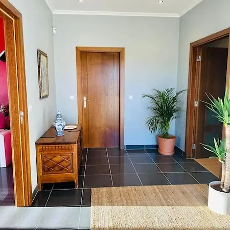 Reis House Torre de Dona Chama