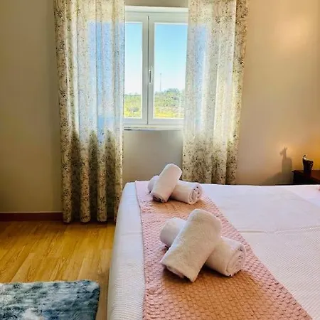 Prázdninový dům Reis House Torre de Dona Chama