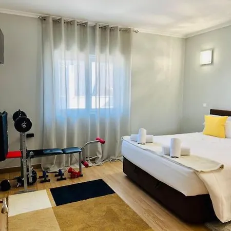 Reis House * Torre de Dona Chama