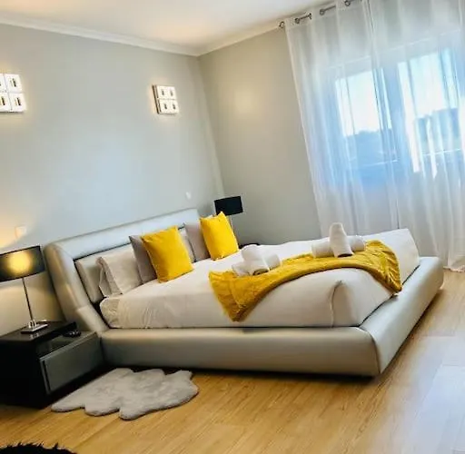 Reis House Ferienhaus Torre de Dona Chama