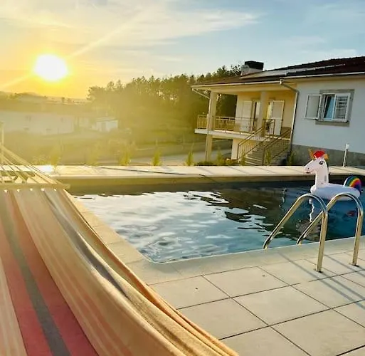 Reis House Сasa de vacaciones Torre de Dona Chama