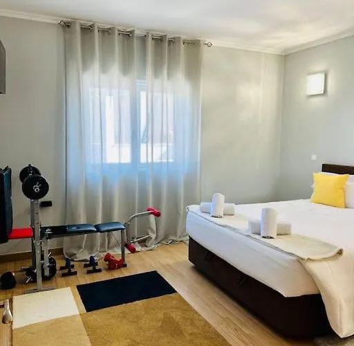 Reis House * Torre de Dona Chama